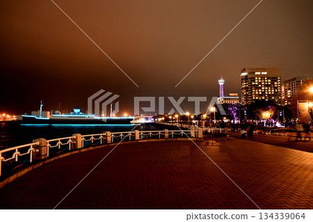 Yamashita Park and Hikawa Maru 134339064