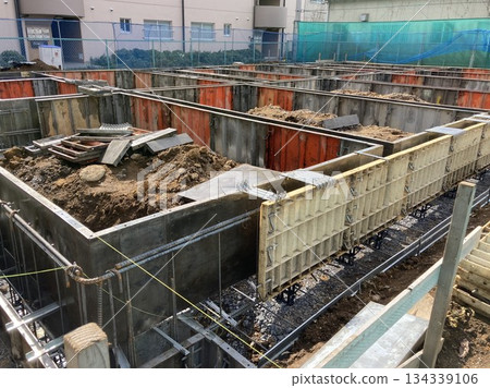 Foundation 134339106