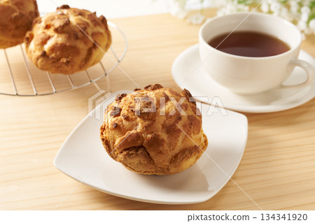 Choux à la crème: the image of French confectionery 134341920