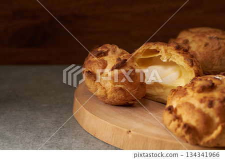 Choux à la crème: the image of French confectionery Choux à la crème: the image of French confectionery 134341966