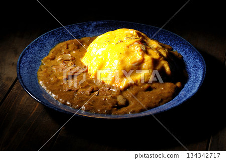 Omelet curry rice 134342717