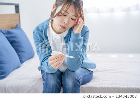 一個健康狀況不佳的女人 一個健康狀況不佳的女人 134343008