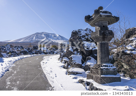 鬼押出公園和淺間山的景色 134343013