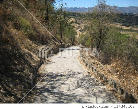 通往龍達鄉村的步行小徑 134345102