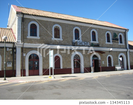 龍達火車站映襯著藍天 134345113