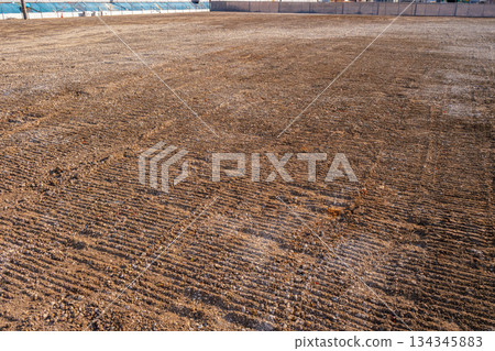 拆除工作後的地面平整工作 134345883