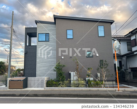 帶單面屋頂的單戶住宅 帶單面屋頂的單戶住宅 134346239