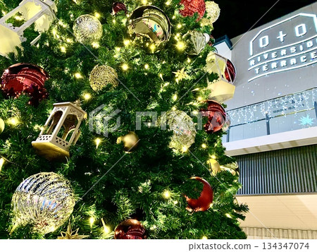 位於愛知縣岡崎市名鐵東岡崎站附近的 Oto Riverside Terrace 的聖誕樹 134347074