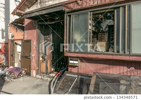 The scene of a Showa-era wooden house that was completely destroyed by fire The scene of a Showa-era wooden house that was completely destroyed by fire 134348571