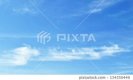 A cirrus cloud dashes past at full speed. 16:9 (Fixed shooting) 134350449