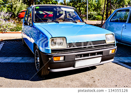 Details of an old, classic car, retro vehicle 134355126