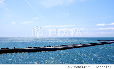 從太平洋渡輪木曾號上看到的北海道莧小牧港 從太平洋渡輪木曾號上看到的北海道莧小牧港 134355137