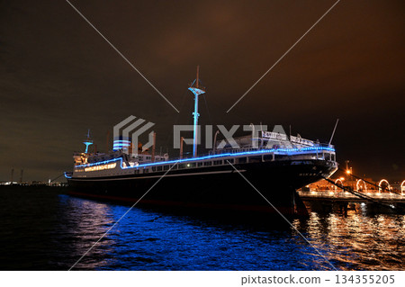 Hikawa Maru lit up 134355205