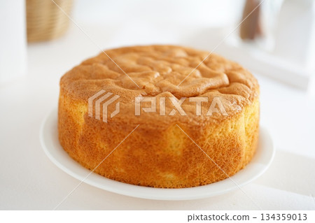 sponge cake 134359013