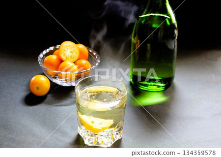 「燒酒與熱水混合」 134359578