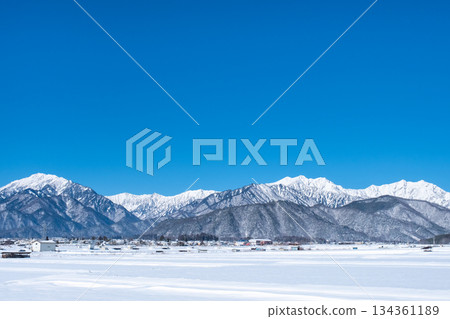 從大町市眺望北阿爾卑斯山（冬季） 134361189