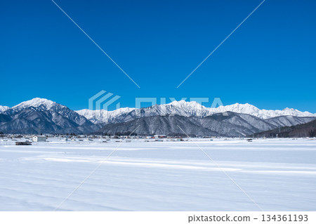 從大町市眺望北阿爾卑斯山（冬季） 134361193