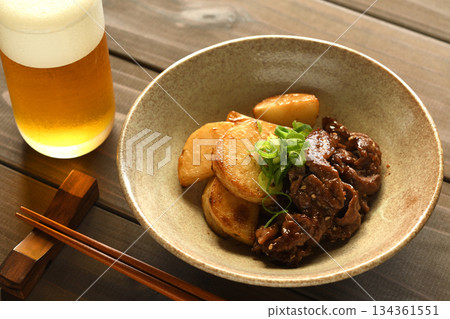 蠔油牛肉馬鈴薯炒菜 134361551