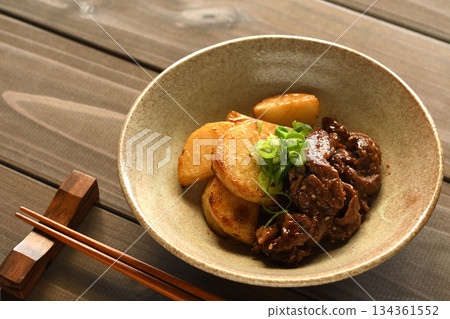 蠔油牛肉馬鈴薯炒菜 蠔油牛肉馬鈴薯炒菜 134361552