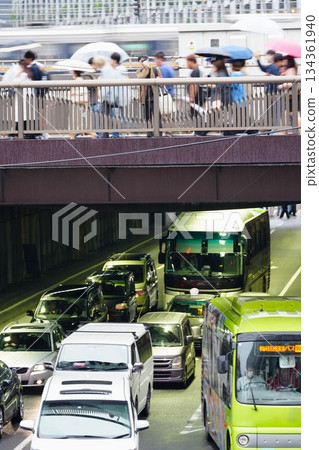 雨中大阪站前 134361940