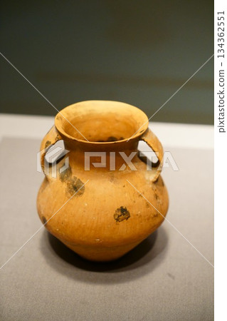 9535 Red ceramic double-eared vase 134362551