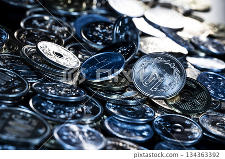 Macro photo of texture and gloss of Japanese yen coin Macro photo of texture and gloss of Japanese yen coin 134363392