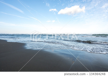 The sun reflecting on the sea The sun reflecting on the sea 134364248