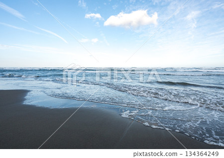 The sun reflecting on the sea 134364249