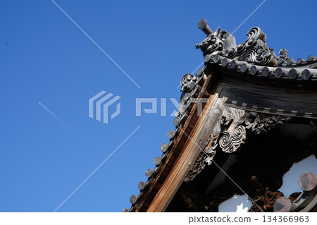 京都禪寺的庫裡（廚房大廳）和藍天 134366963