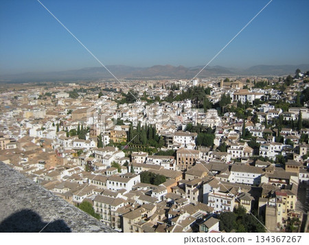 Albaicin, a row of white-walled houses in Granada 134367267
