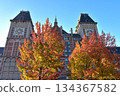 European-style autumn foliage scenery at a theme park 134367582