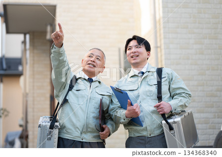 Veterans and young engineers 134368340
