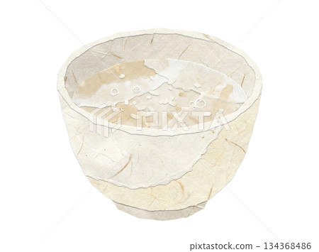 一幅用剪紙風格繪製的甜酒插圖，盛放在用日本紙製成的白色杯子中。 134368486