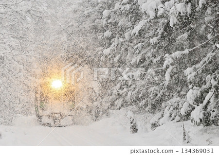 暴風雪中的唯見線 134369031