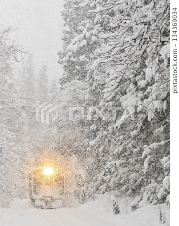 Tadami Line in a blizzard 134369034
