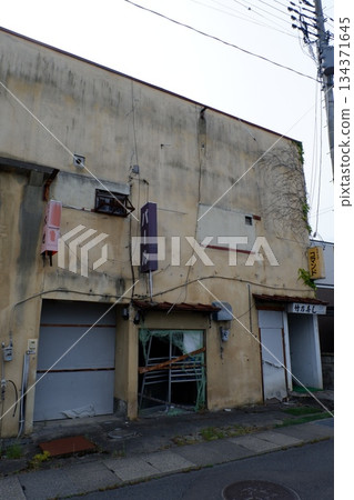 Abandoned vacant store Abandoned vacant store 134371645