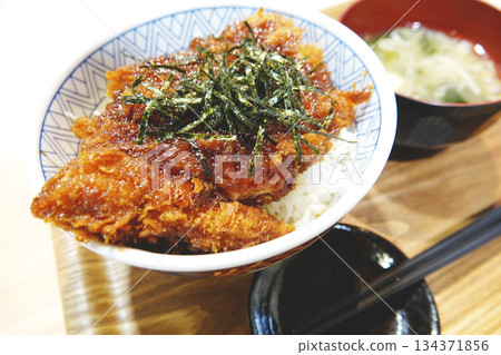 Joshu specialty sauce cutlet bowl set Joshu specialty sauce cutlet bowl set 134371856