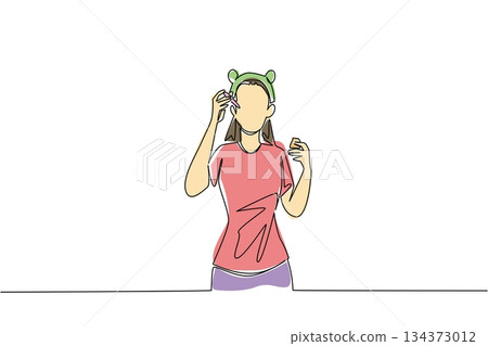 Single line drawing of a girl applying serum reflects a health concept in the theme of National Clean Beauty Day, celebrating natural skincare, clean beauty movement, and conscious self-care practices 134373012
