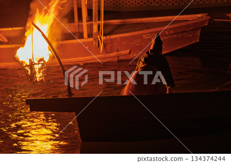 Photographing cormorant fishing on the Uji River, a refreshing summer sight 134374244