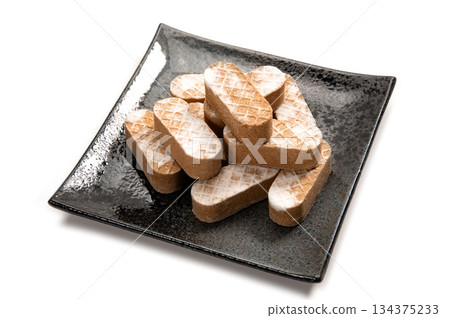 Traditional Japanese snack, barley roasting 134375233