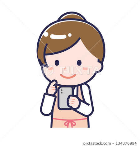 一名女性「育兒工作者」正在使用智慧型手機 134376984