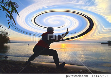 在陽光下鍛煉！ 134377325