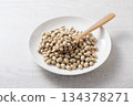 Roasted soybeans 134378271