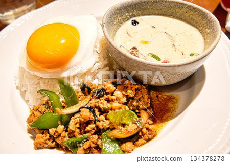 綠咖哩午餐 134378278