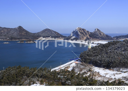 Winter scenery of the Gogunsan islands near Gunsan, South Kotea. Winter scenery of the Gogunsan islands near Gunsan, South Kotea. 134379023