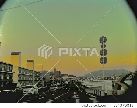 Gradient sky and continuing road - nostalgic urban landscape background material Gradient sky and continuing road - nostalgic urban landscape background material 134379815