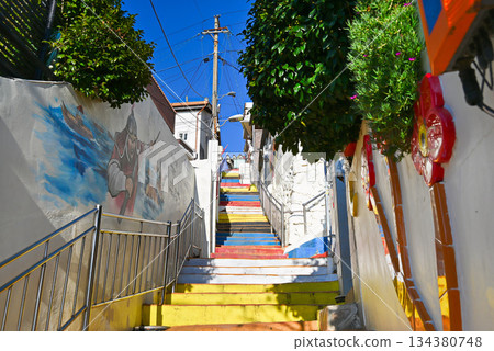 [Korea/Yeosu City] Gasu-dong 1004 Mural Village Stairs 134380748
