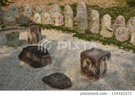 Stone Buddha of Kyoto Rakuishi Bamboo Park 134381072