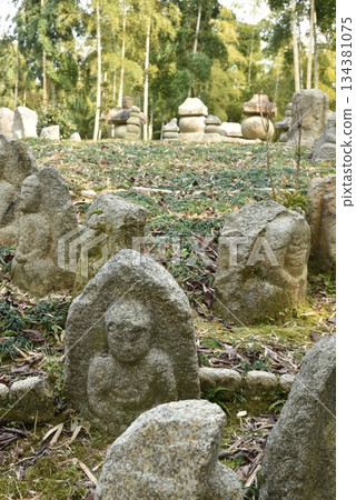 京都Rakuishi竹子公園的石菩薩 134381075