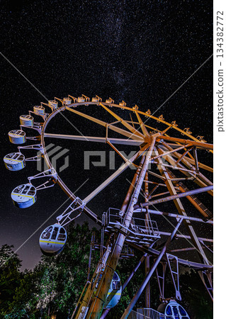 A Ferris wheel floating under the starry sky | Night at Miyamatoge Art Park A Ferris wheel floating under the starry sky | Night at Miyamatoge Art Park 134382772